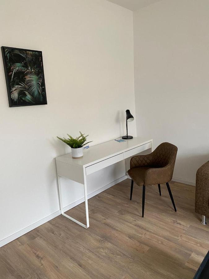 Feddersen Living Moderne Ferienwohnungen - Gemuetlich - Netflix - Voll Ausgestattet - Waschmaschine - Zentral Gelegen برونسبوتل المظهر الخارجي الصورة